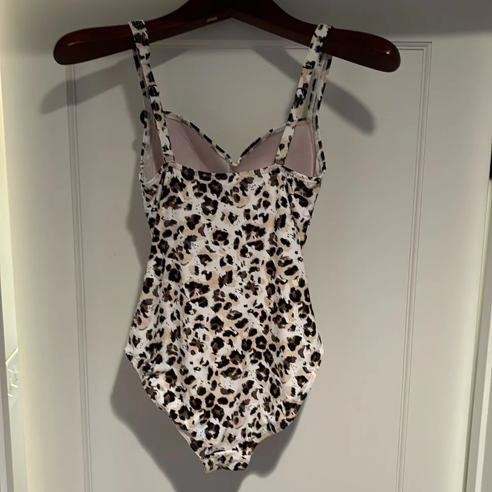 NWT Nip Tuck Swim one piece leopard print bathing suit with wrap top & ruching - Picture 16 of 16
